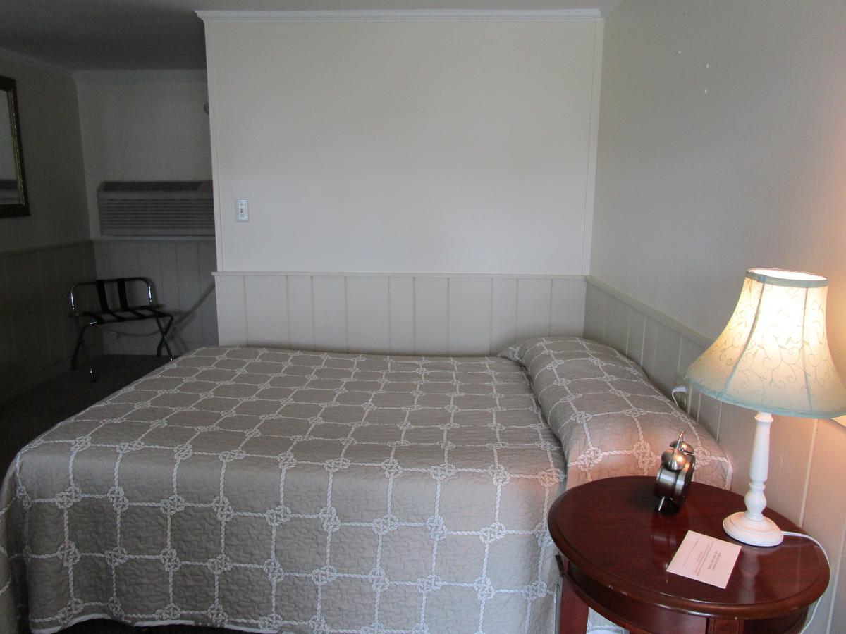 Essex Shea'S Riverside Inn & Motel מראה חיצוני תמונה